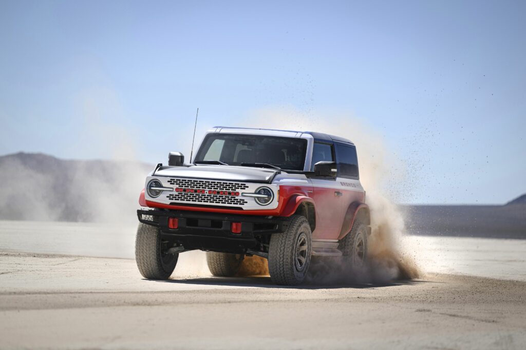 La nuova edizione Ford Bronco "Stroppe" del 2025 è ispirata a un leggendario pilota Baja