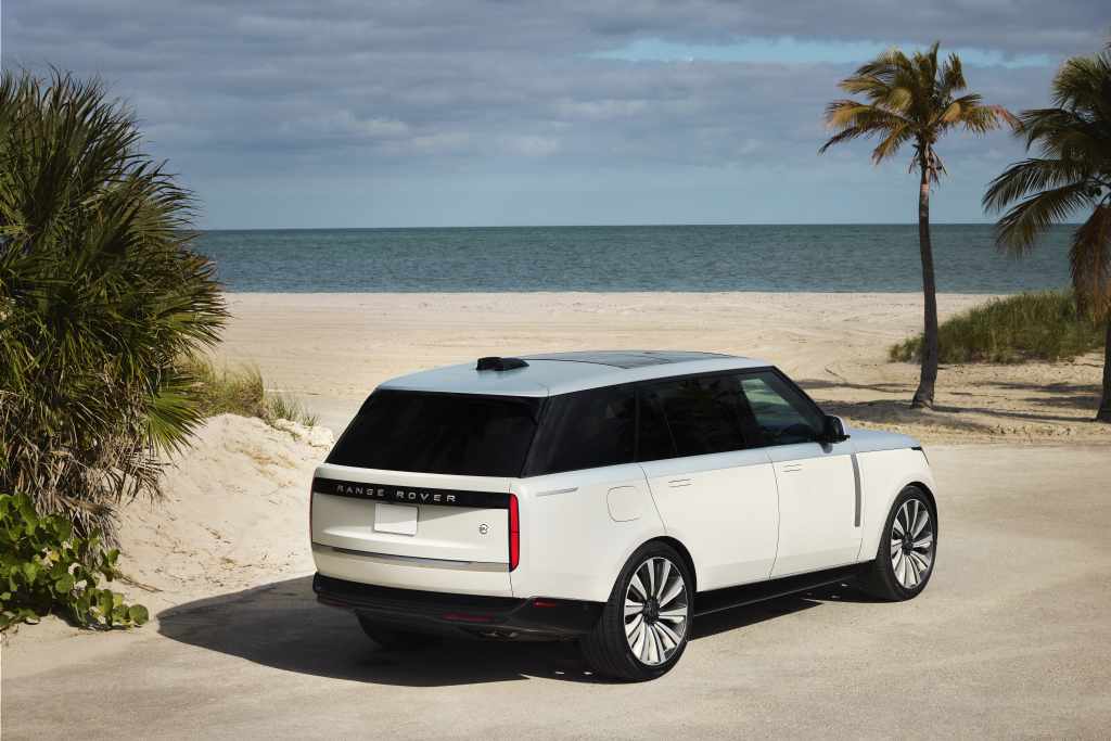 Una vision per Range Rover SV Bespoke, svelata a Miami la lussuosissima Candeo