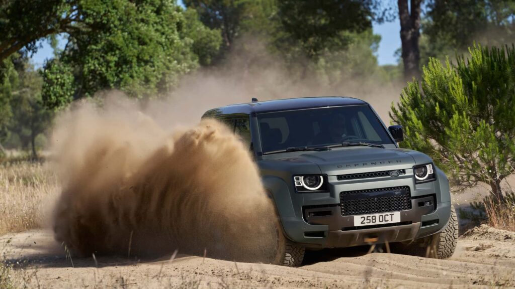 Land Rover Defender OCTA, destinazione Dakar 2026